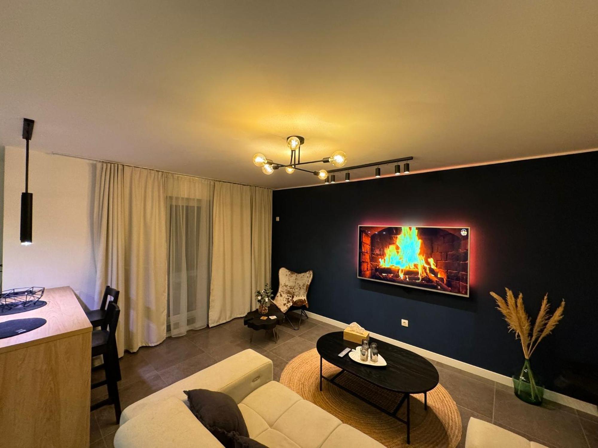 Chill Vibes Apartment Брашов Екстер'єр фото